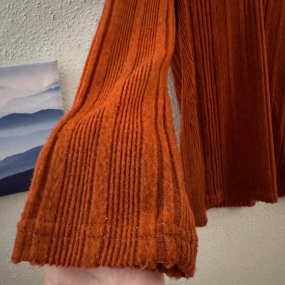 Suéter Ligero de Manga Larga (Lightweight Ribbed Long Sleeve Sweater) - Picture 5 of 7